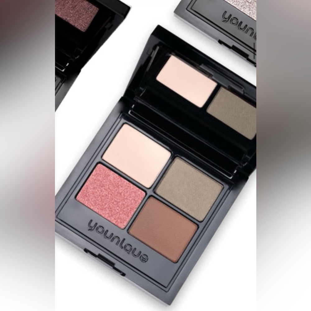 Younique MOODSTRUCK Essential Pallettes- Peach tones